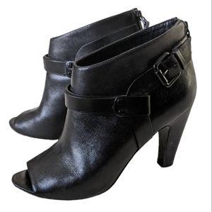 VINCE CAMUTO VC‎ Signature Nikoletta  Leather Black Open-Toed Booties Siz…